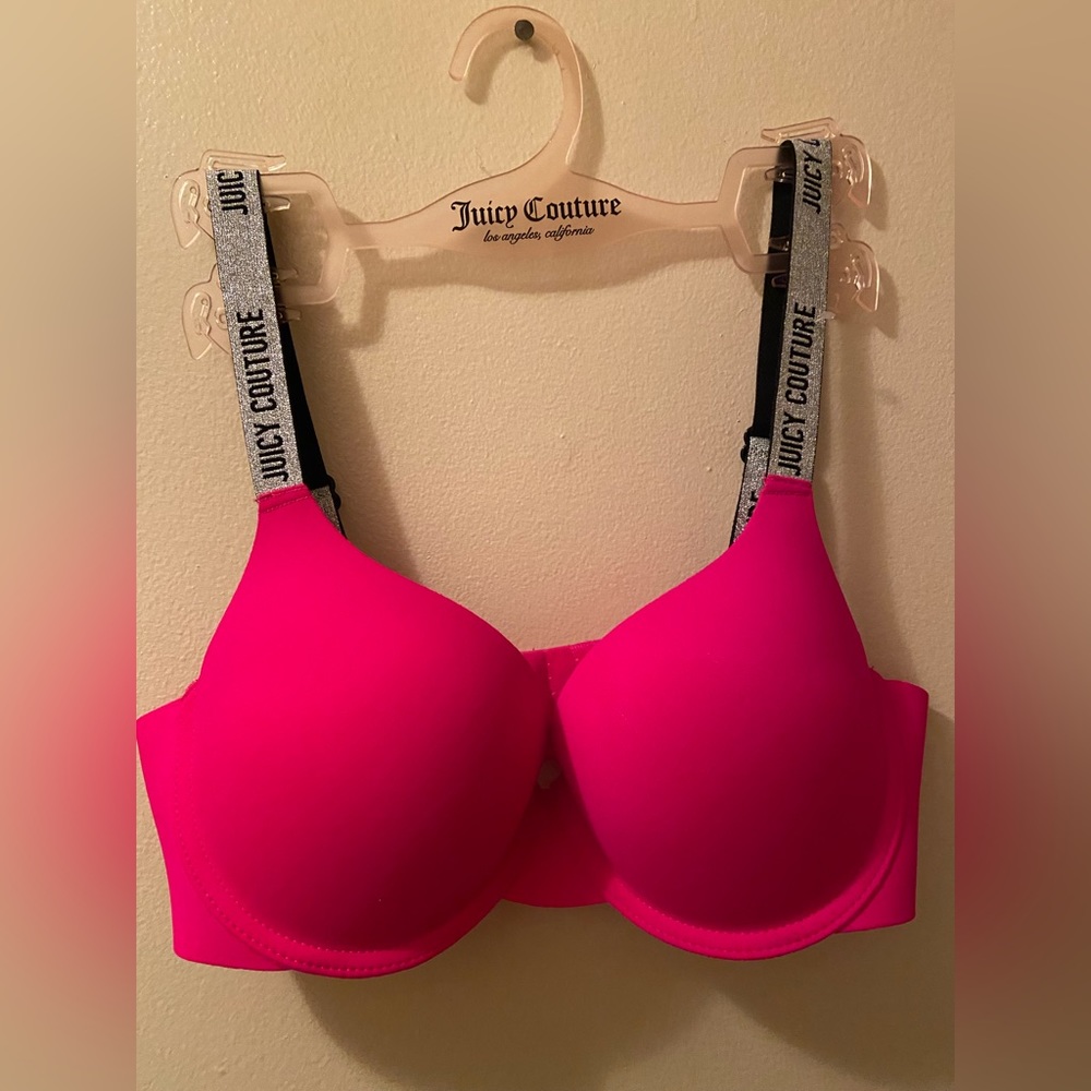 Juicy Couture bra, pink color. size 36 C new without tag